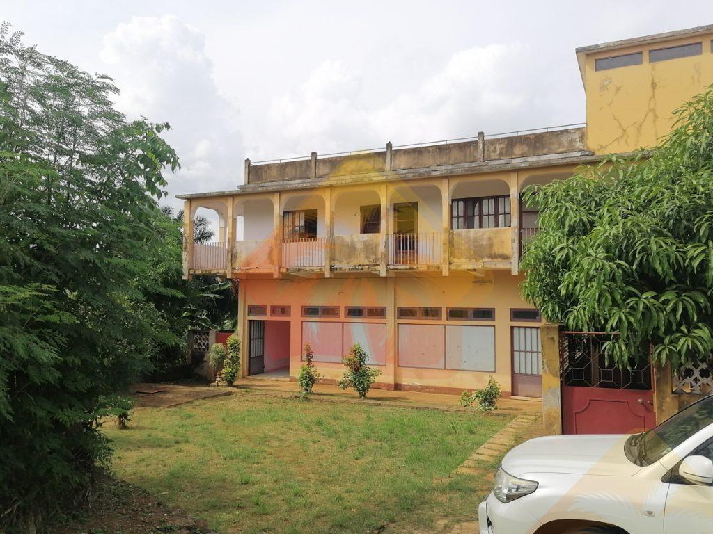 Armazém/Loja 195m2 * Campo de Milho