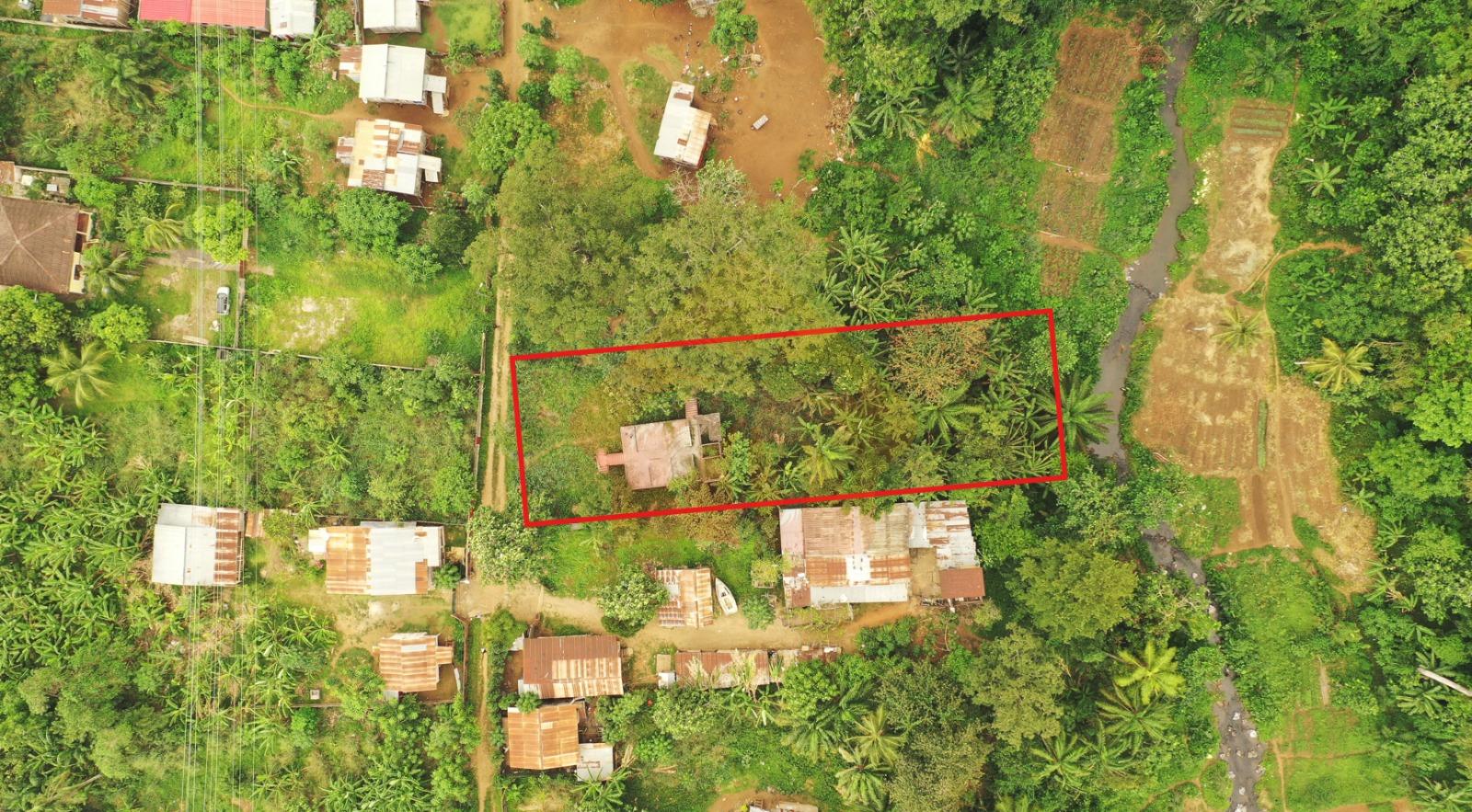Terreno Exclusivo com 1.482 m² com uma Antiga Moradia